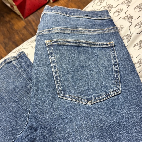 GAP High Rise Blue Jeans - Picture 6 of 6